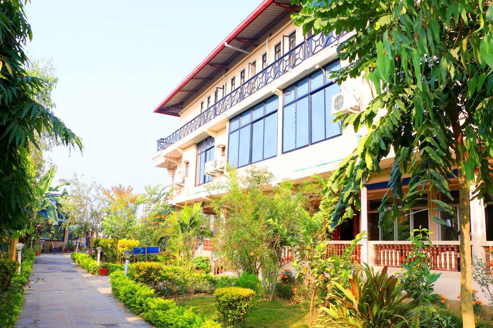 Hotel Royal Safari Саураха Екстер'єр фото