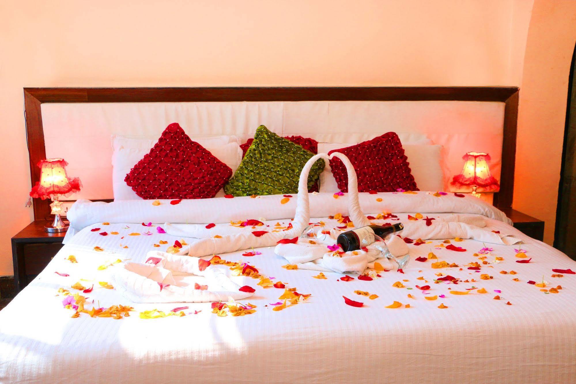 Hotel Royal Safari Саураха Екстер'єр фото
